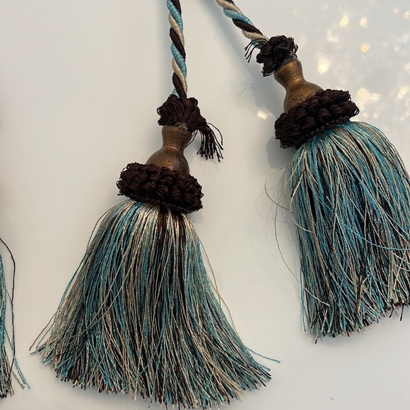SET OF 2 TIE DRAPE TASSELS - Picture 8 of 14